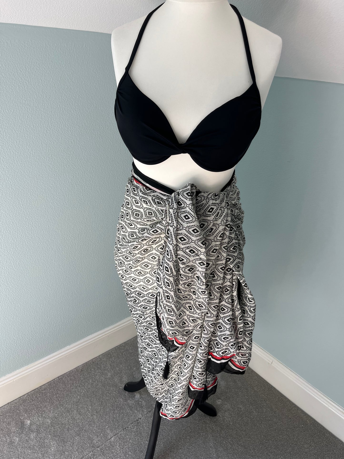 lightweight scarf/sarong- black, cream diamond pattern with red line and black tassles