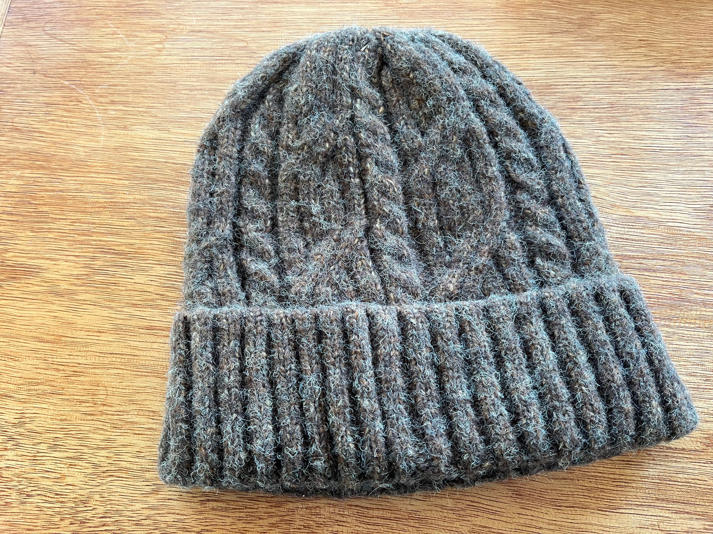 Beanies - cable knit -Brown