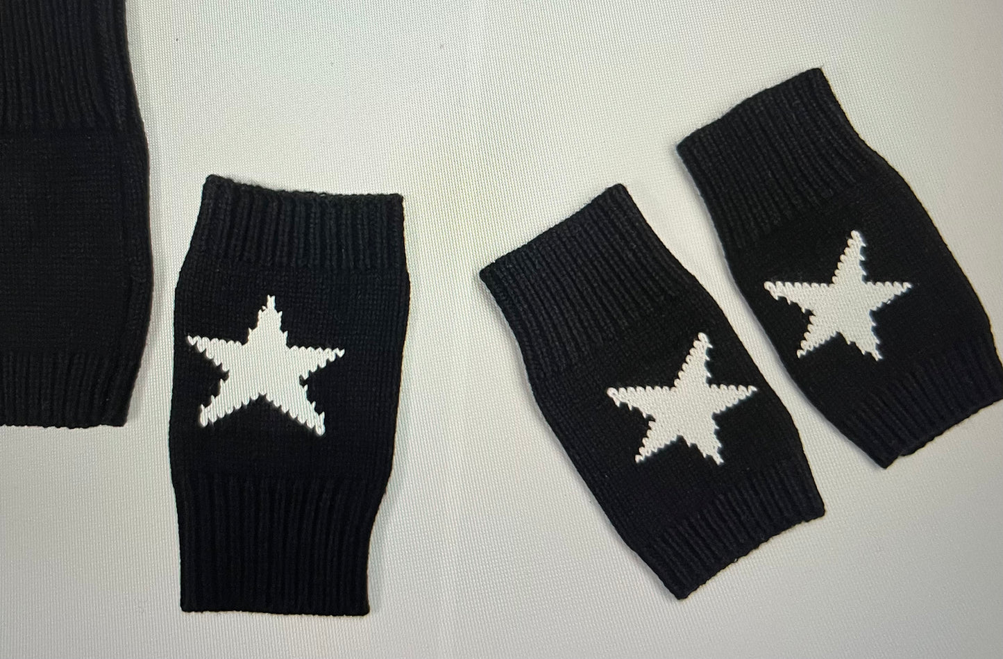 Wristwarmers with star