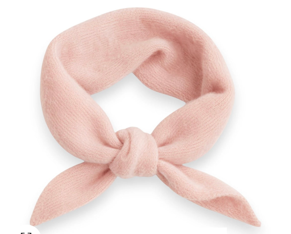 Triangle wool scarf